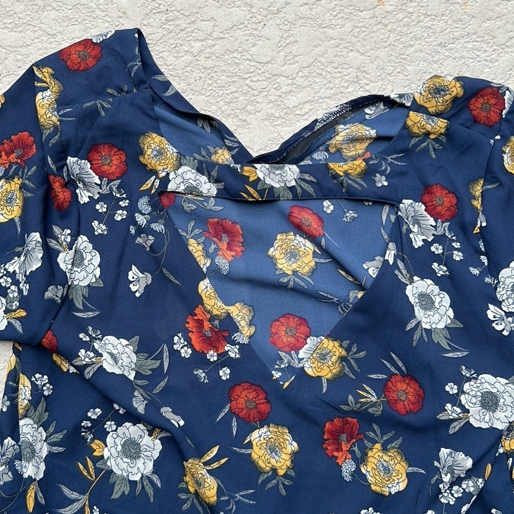 Krazy Kat Top Shirt Blouse Blue Floral Bell Sleeves Size XL - Picture 2 of 3